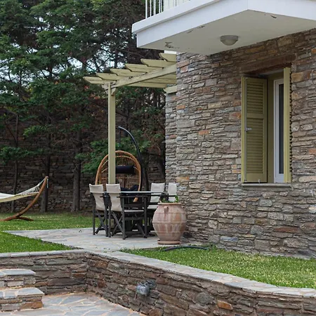 Andros Summer 펜션 Lámira